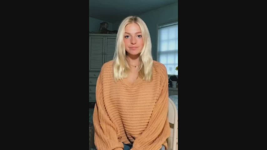 Porn is everywhere I can’t help but stroke my cock all day : video clip
