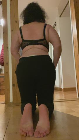 Be honest, are you jerking off to me? : video clip