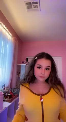 Would you catch me if I was a Pokémon? : video clip