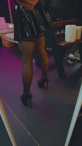 Does your girl knows how to fuck with strapon? ;) : video clip