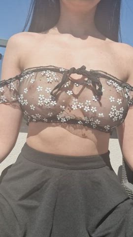 I kinda have a hourglass boobs thanks to my boobs : video clip