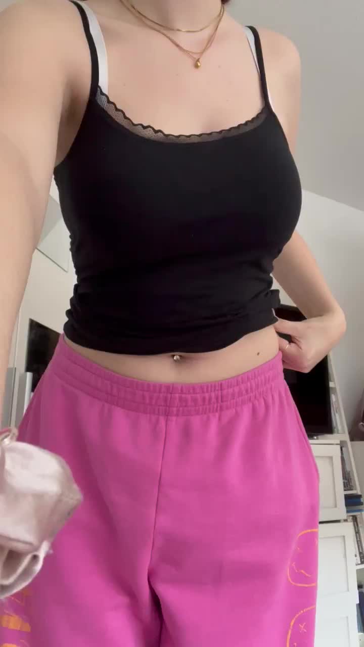 how would you describe them with one emoji? Please dont be mean.. 🥺 : video clip
