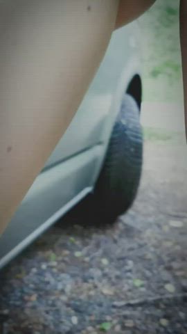 F42 Pushing out a big load of cum in the woods : video clip