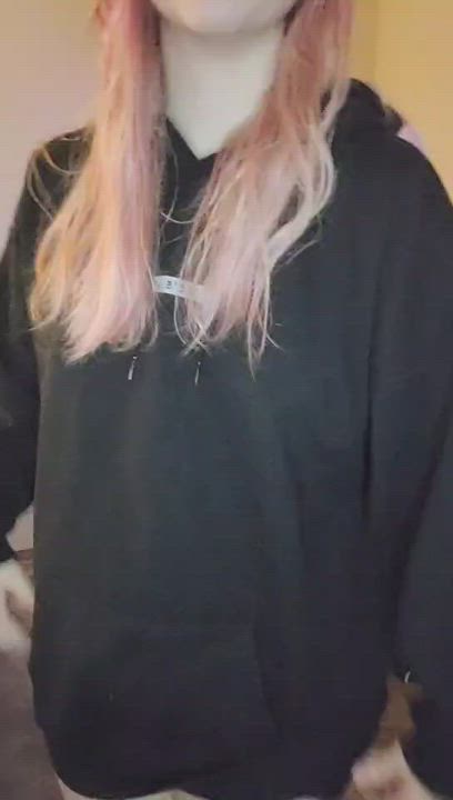 Heres your daily titty drop from your favorite pale girl! : video clip