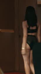 Badly need to know her name : video clip