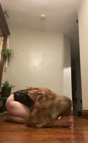 Flexible Canadian redhead : video clip