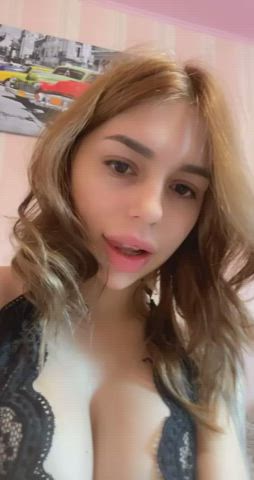 Hi there! Come undress me : video clip