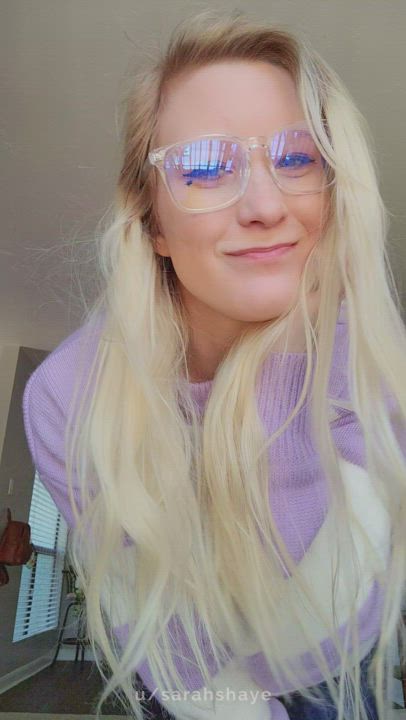 Would you date a nerdy college student with my body type? : video clip