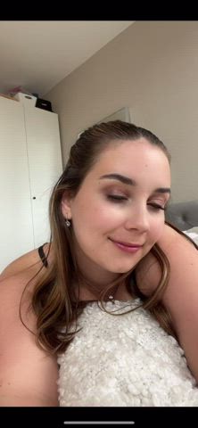 If even 4 guys see my 18 y/o ass, I’ll celebrate and fuck myself 😋 : video clip