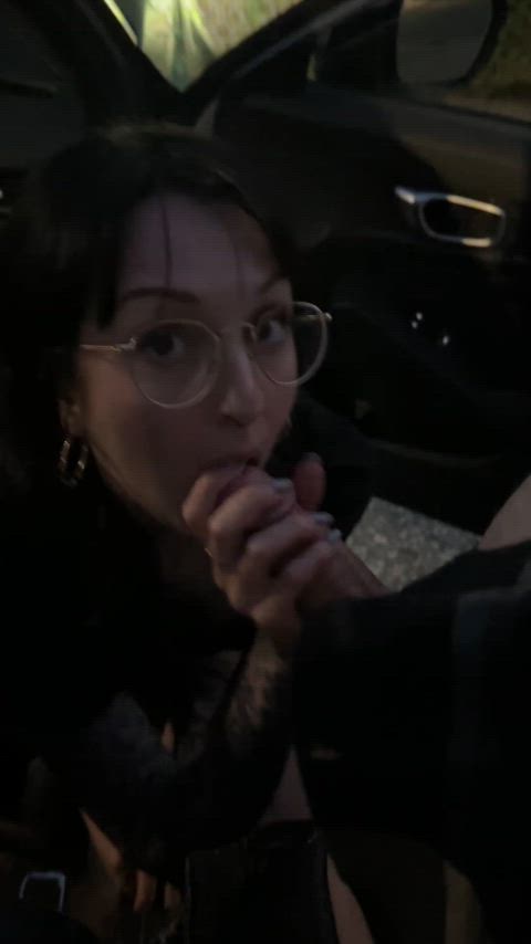 He bought dinner so I sucked his cock in the parking lot and made him give me dessert :) : video clip
