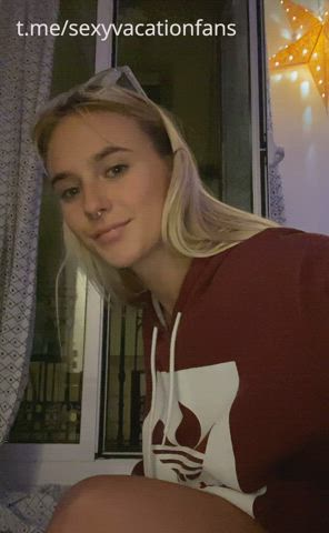 Wanna see it a bit more longer so you can jerk off? : video clip