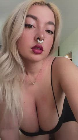 Honestly, I didn't know that my panties would be visible under the dress : video clip