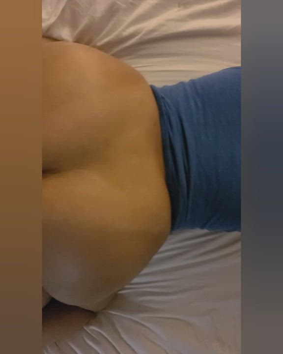 Latina wife throwing her jiggly ass back : video clip
