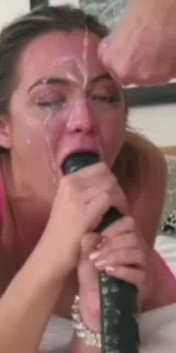 Gagging and cummed : video clip