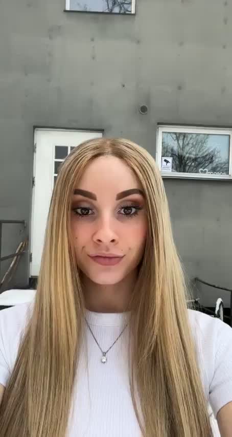 I wonder what my dad would say if he knew I flashed the entire neighbourhood 😅💕 [gif] : video clip
