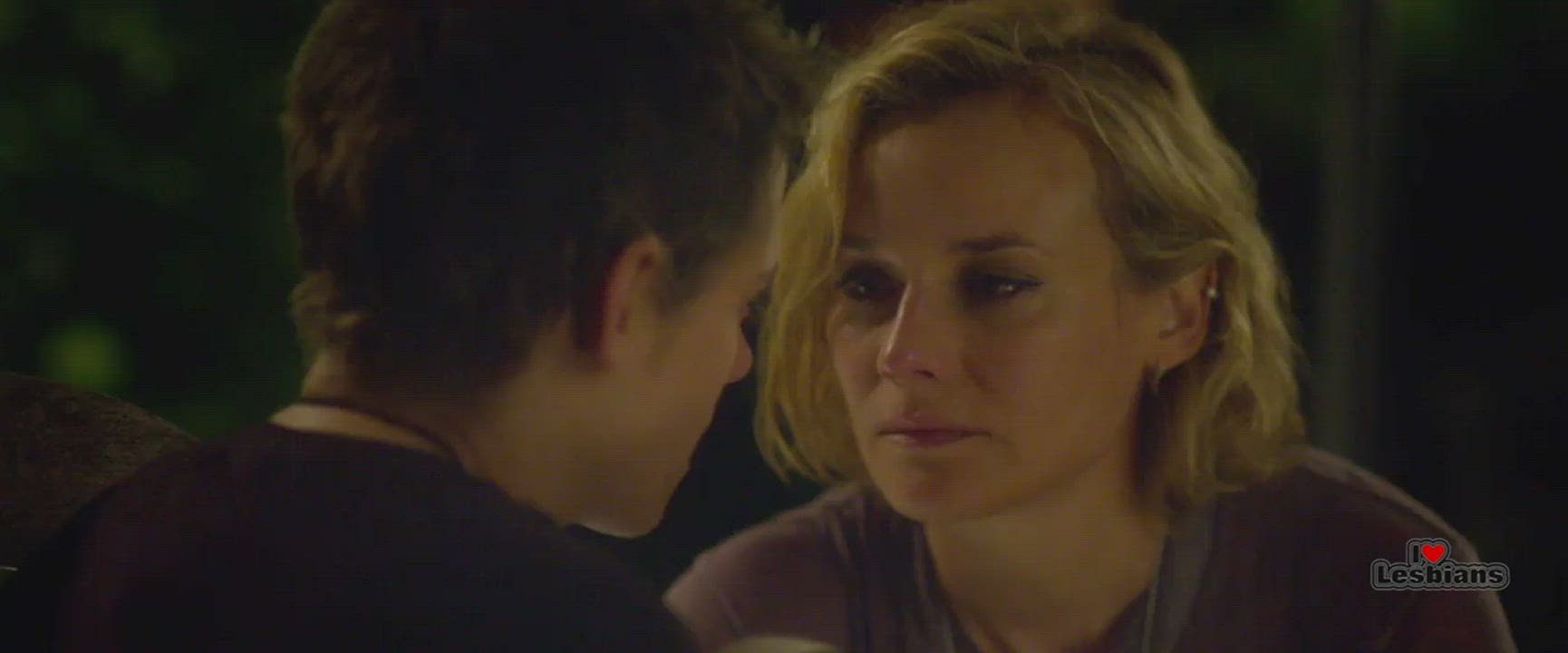 Kristen Stewart and Diane Kruger tenderly making out : video clip