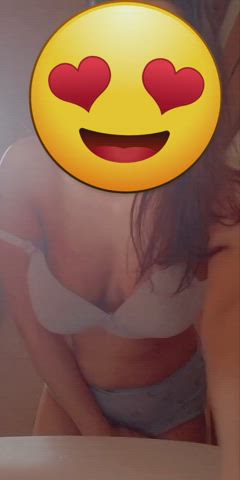 Rubbing one out at a friend's house 🤤 : video clip