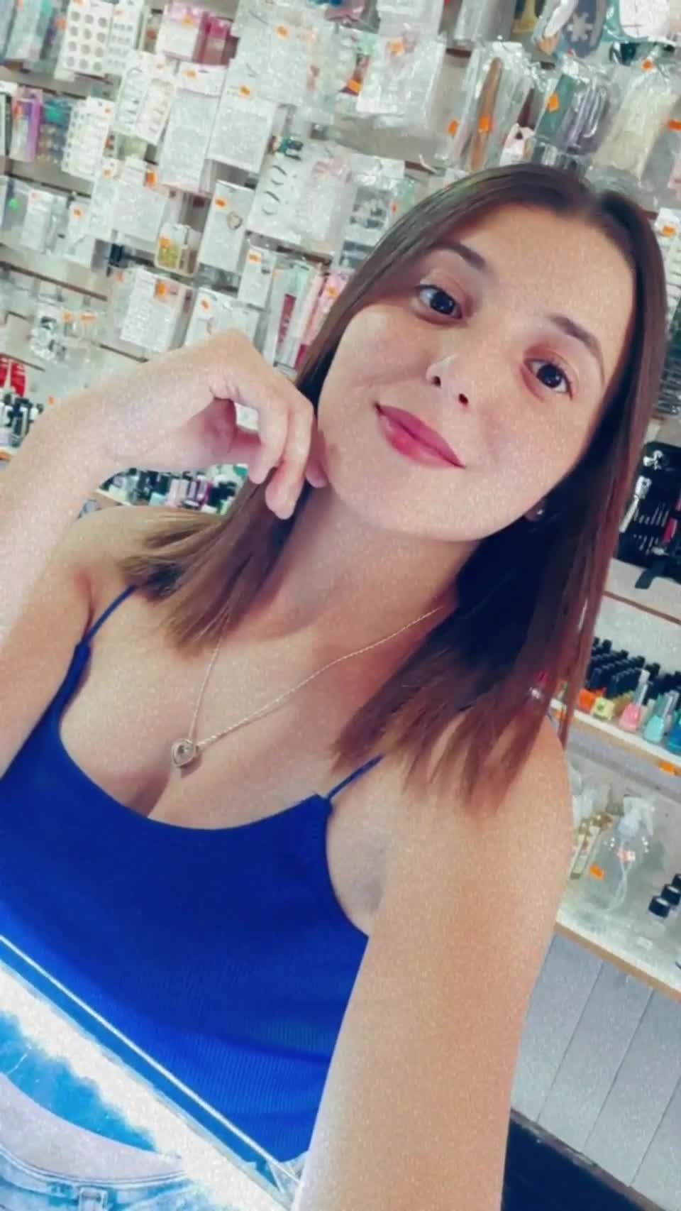 If I was your GF would you share me with others ;) : video clip