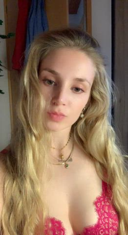 are they big enught to titty fuck : video clip