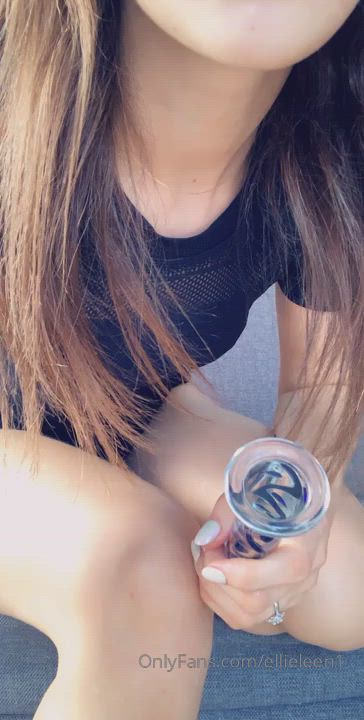 Ellie Leen is so damn hot 🤤 free aIbum belIow : video clip