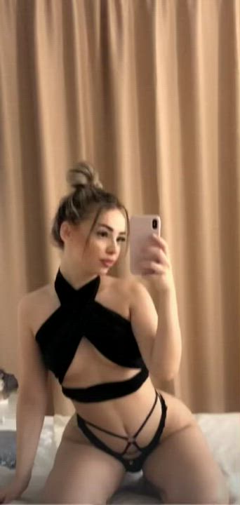 Looking for a hardcore fuck : video clip