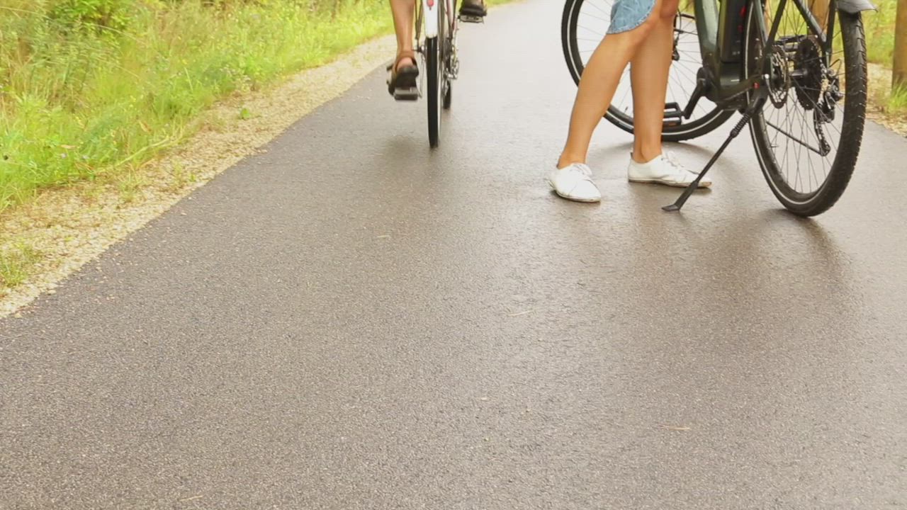 With My Bike At The Highway : video clip