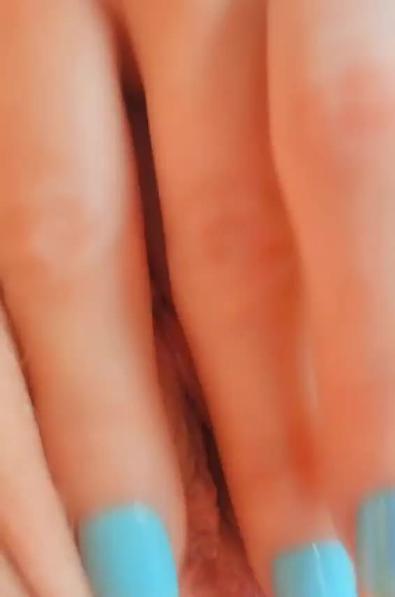 I thought my pussy looked especially photogenic today : video clip