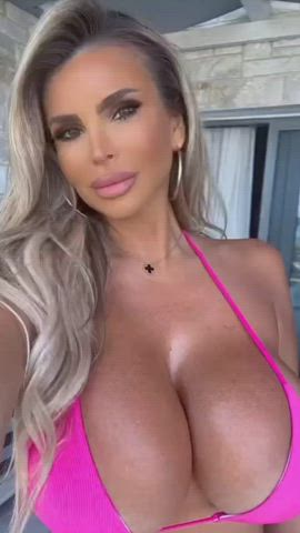 Pink Bikini 👙 - see comments for more : video clip