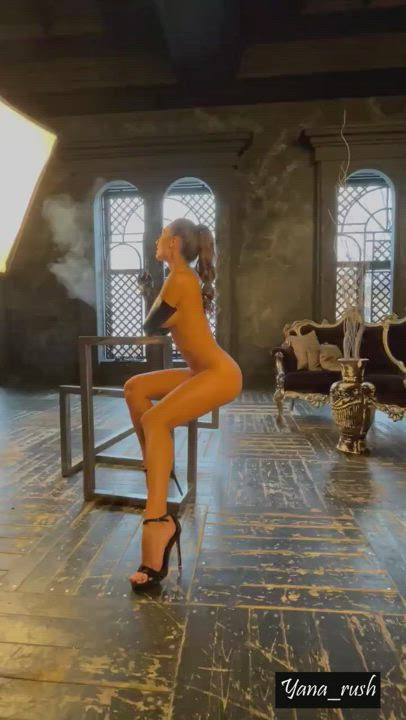Sexy vibe with a nude girl ... [F] : video clip