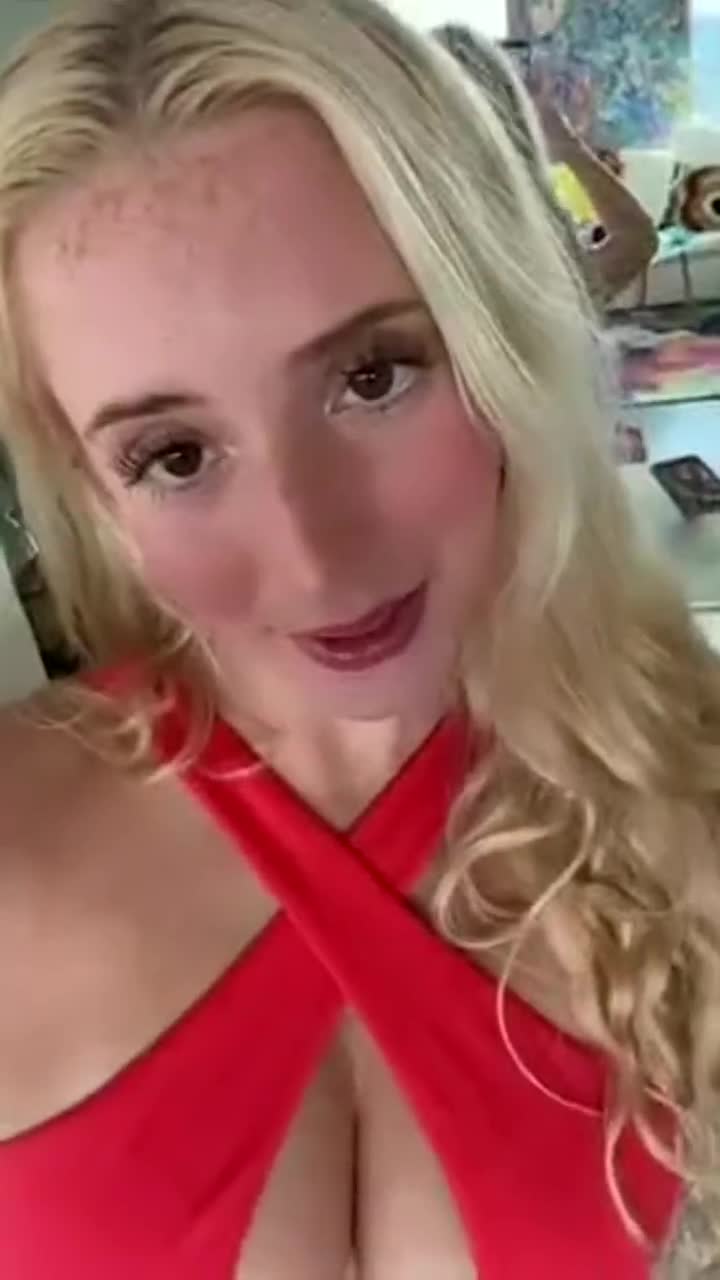 Fuck me hard and watch them bounce : video clip
