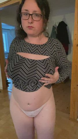 Do you eat 42 year old pussy? : video clip
