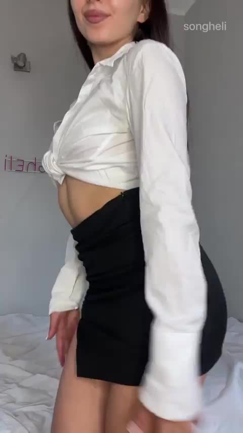 Im only 19 years old but I look like a lot of fun : video clip