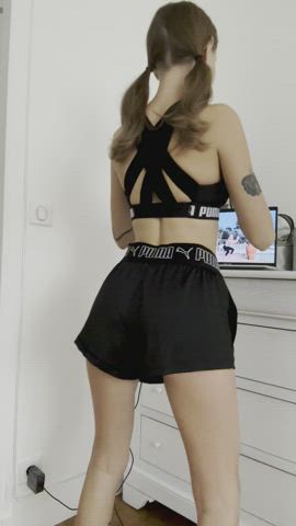 If I do 50 squats - I fuck you.. if I don't - you fuck me.. deal? : video clip