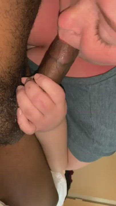Any Big Tit Ladies Wanna Have A Deepthroat Contest On My Bbc? : video clip