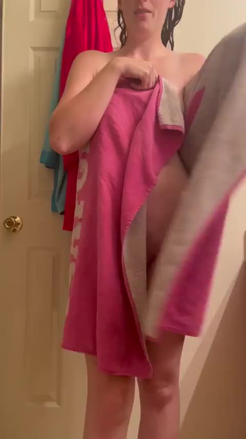 Just a mom with perky nips and decent hips. : video clip