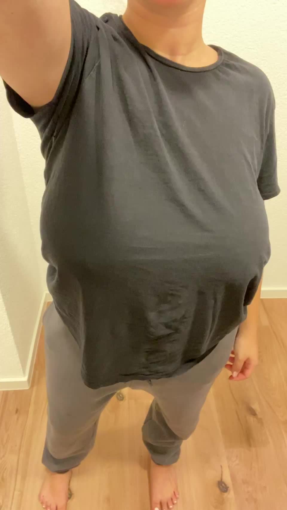 What I'm hiding under my baggy fit : video clip