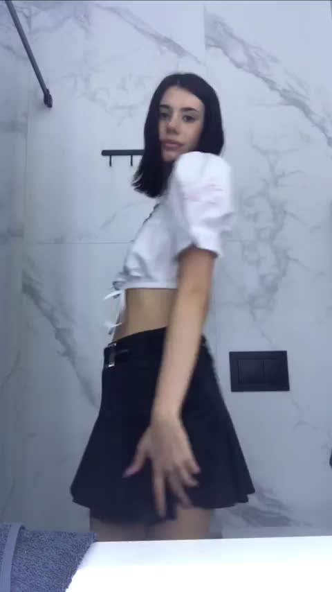 Would you fuck a 4”11 girl like me : video clip