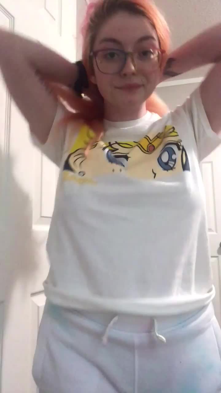 A dose of big tiddies a day keeps the doctor away, or whatever they said : video clip