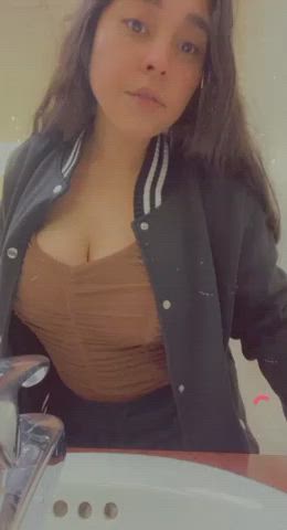Bouncing my way to your cock : video clip