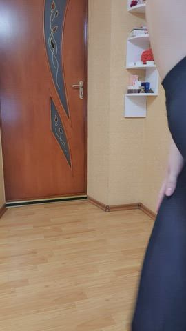 Can I train my butt in your face? : video clip