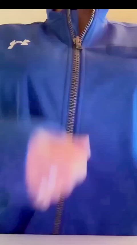 I don’t like wearing jackets but it’s so cold : video clip