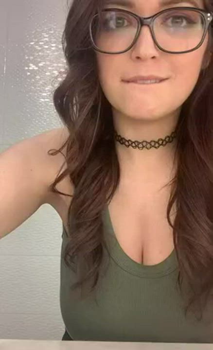 Queen Boobs : video clip