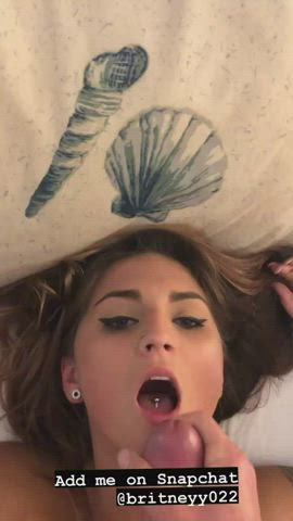 I am happy when someone cum on my face : video clip
