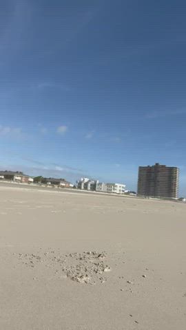 Sun, sand, orgasm [GIF] : video clip
