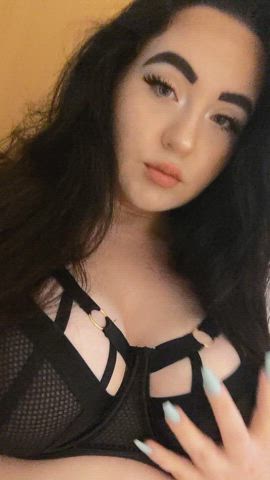 Guess my bra size 😋 : video clip