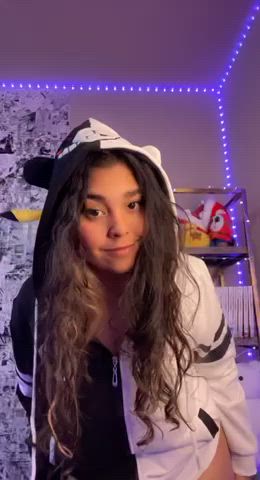 Can I get a hot load from daddy? : video clip