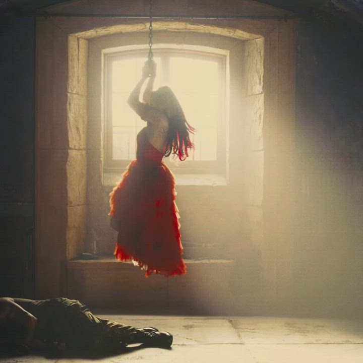 I'm not normally a foot guy, but this moment with Margot Robbie in The Suicide Squad had me at attention : video clip