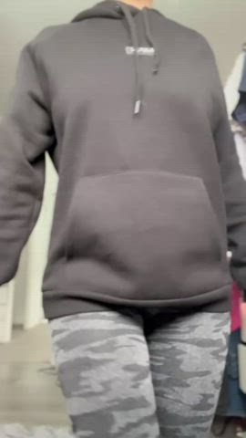 Bouncy post gym boobs : video clip