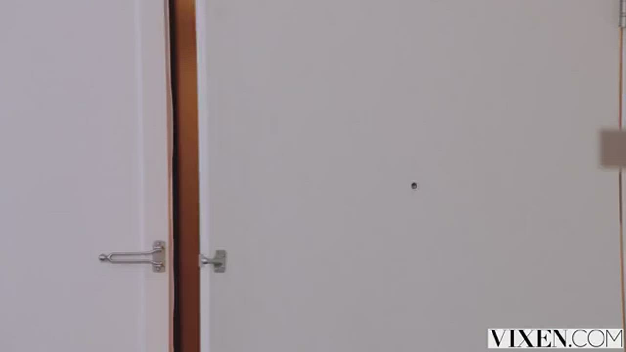 Side Chick Mick Blue Surprises At Home : video clip