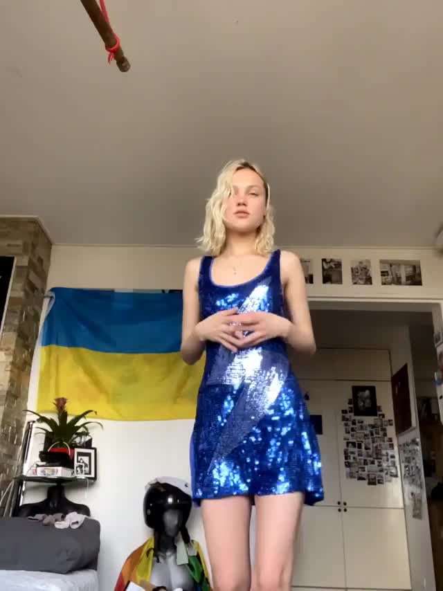 I want to show my ex-boyfriend how many dads would fuck me😋 : video clip